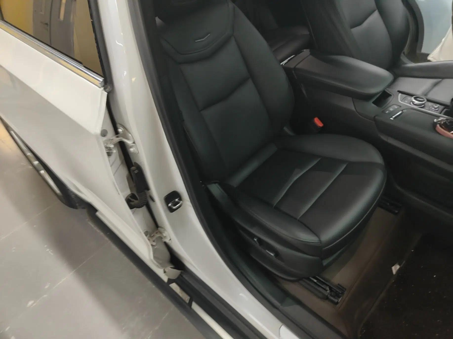Cadillac XT6 2020 28T 7-Seater Four-Wheel Drive Luxury Version — миниатюра 23