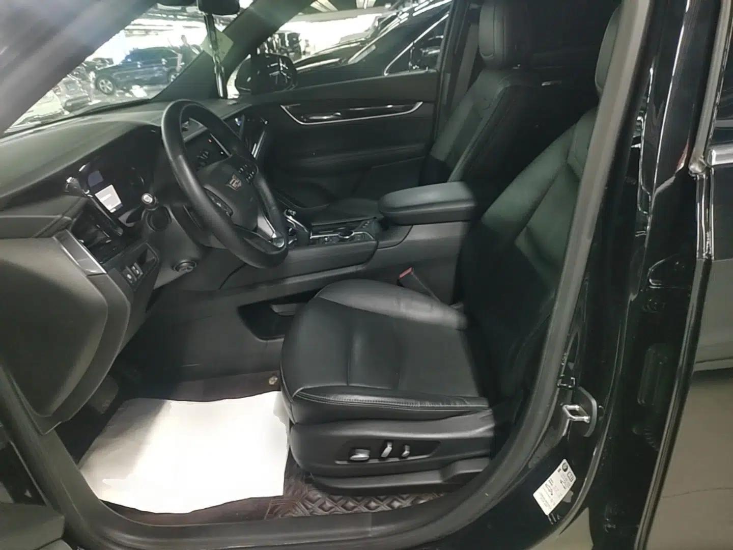 Cadillac XT6 2021 2.0T Six-Seater Four-Wheel-Drive Luxury Version — миниатюра 18