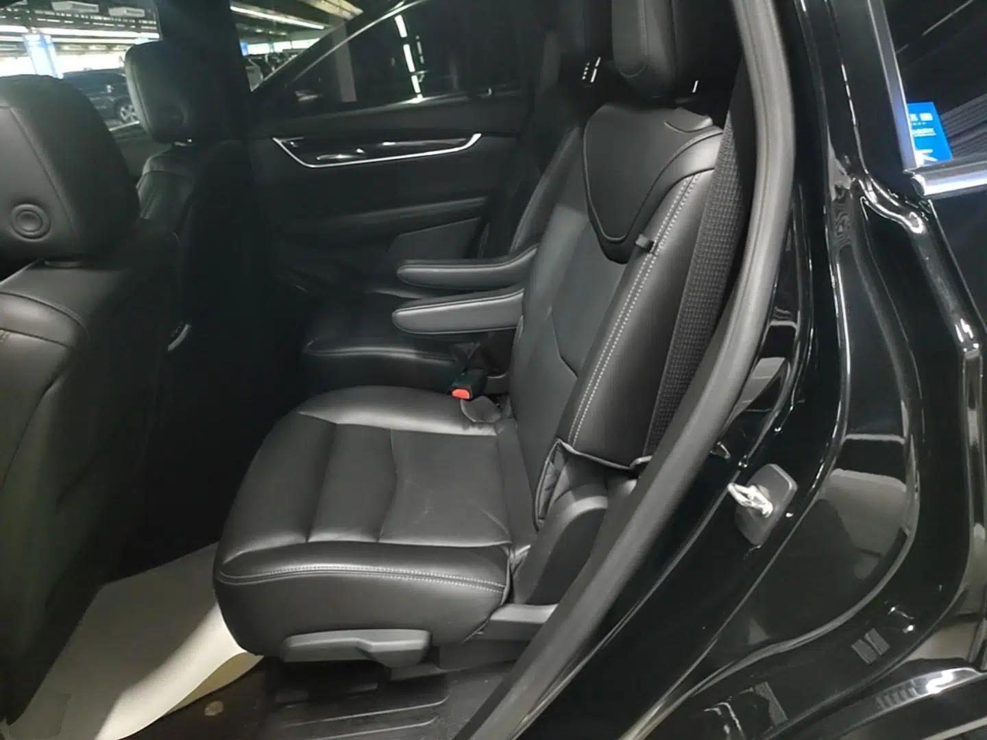 Cadillac XT6 2021 2.0T Six-Seater Four-Wheel-Drive Luxury Version — миниатюра 20