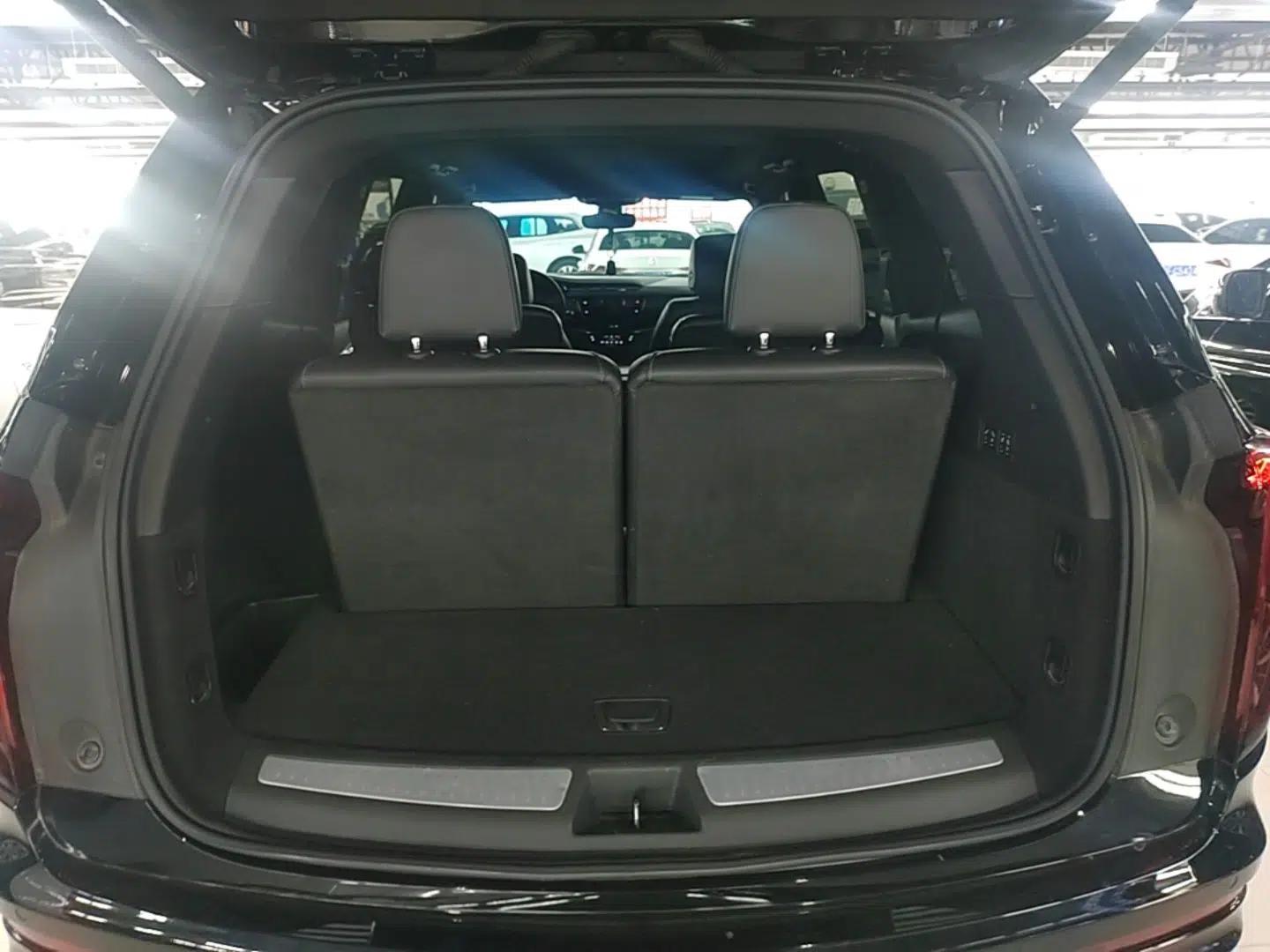 Cadillac XT6 2021 2.0T Six-Seater Four-Wheel-Drive Luxury Version — миниатюра 22
