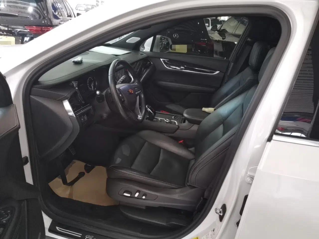 Cadillac XT6 2020 28T Six-Seater Four-Wheel-Drive Luxury Version — миниатюра 19