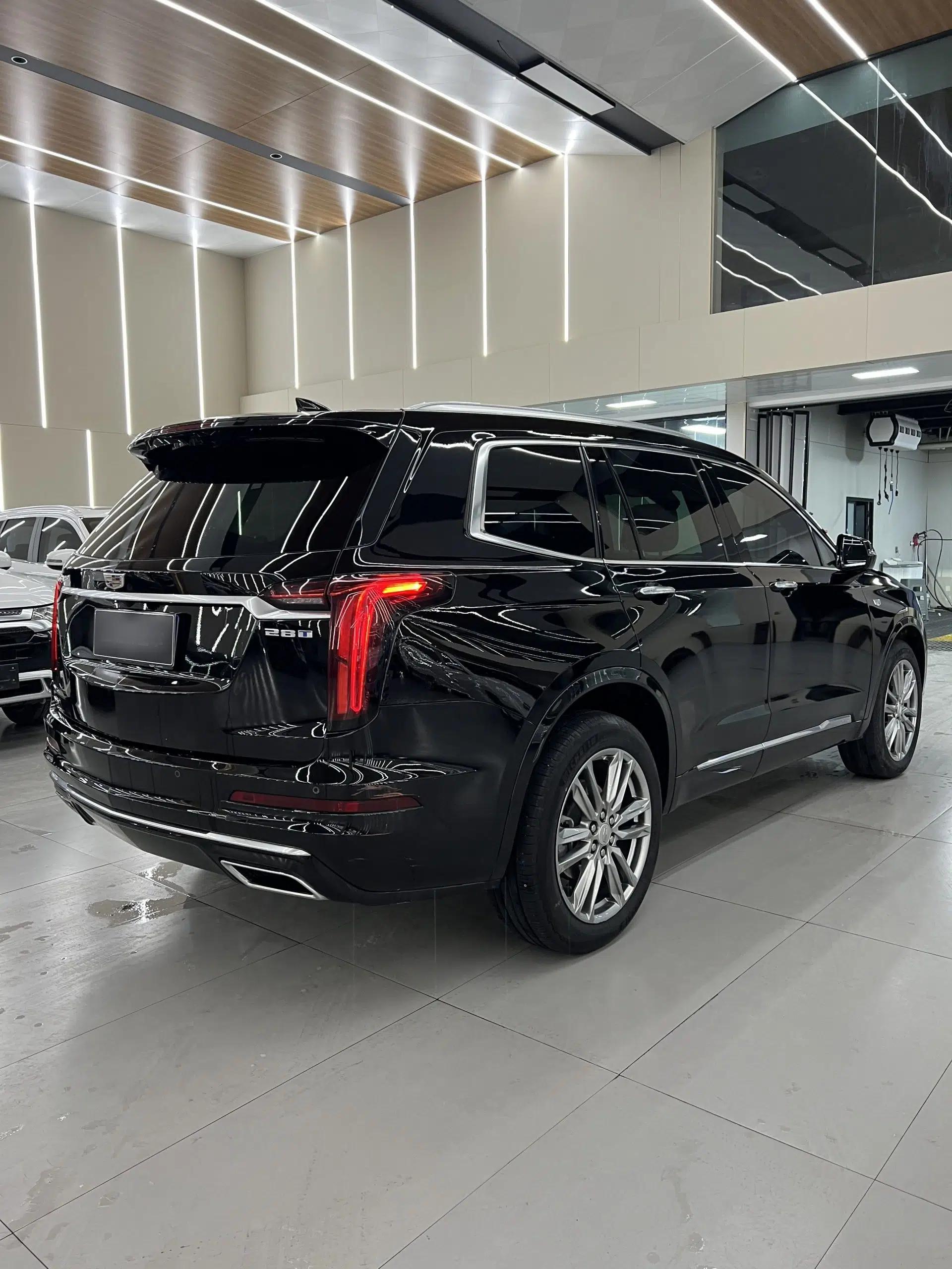 Cadillac XT6 2022 2.0T Six-Seater Four-Wheel Drive Luxury Version — миниатюра 2