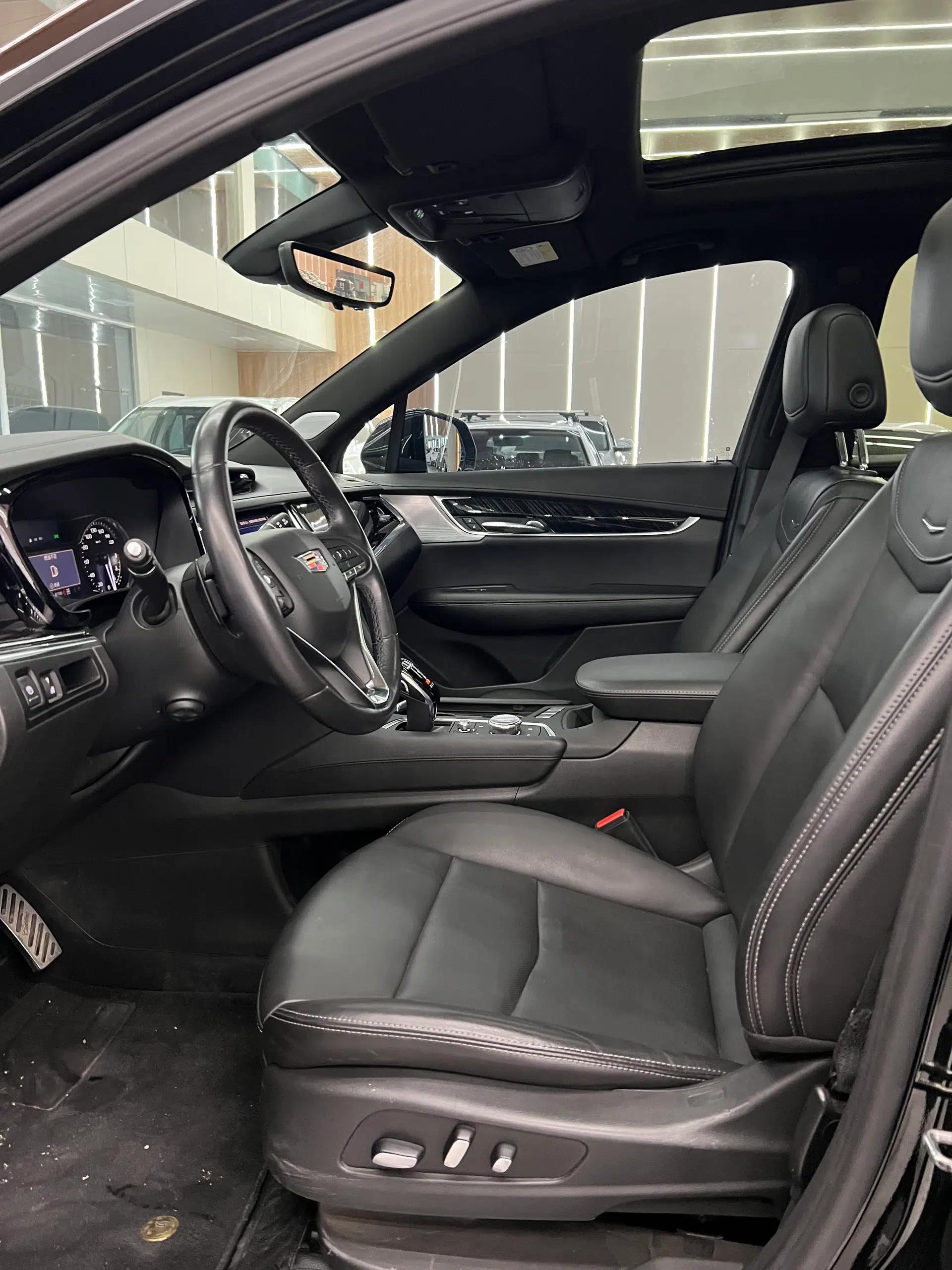 Cadillac XT6 2022 2.0T Six-Seater Four-Wheel Drive Luxury Version — миниатюра 13