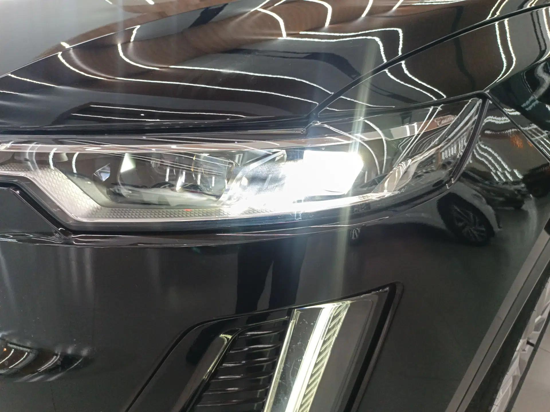 Cadillac XT6 2022 2.0T Six-Seater Four-Wheel Drive Luxury Version — миниатюра 5