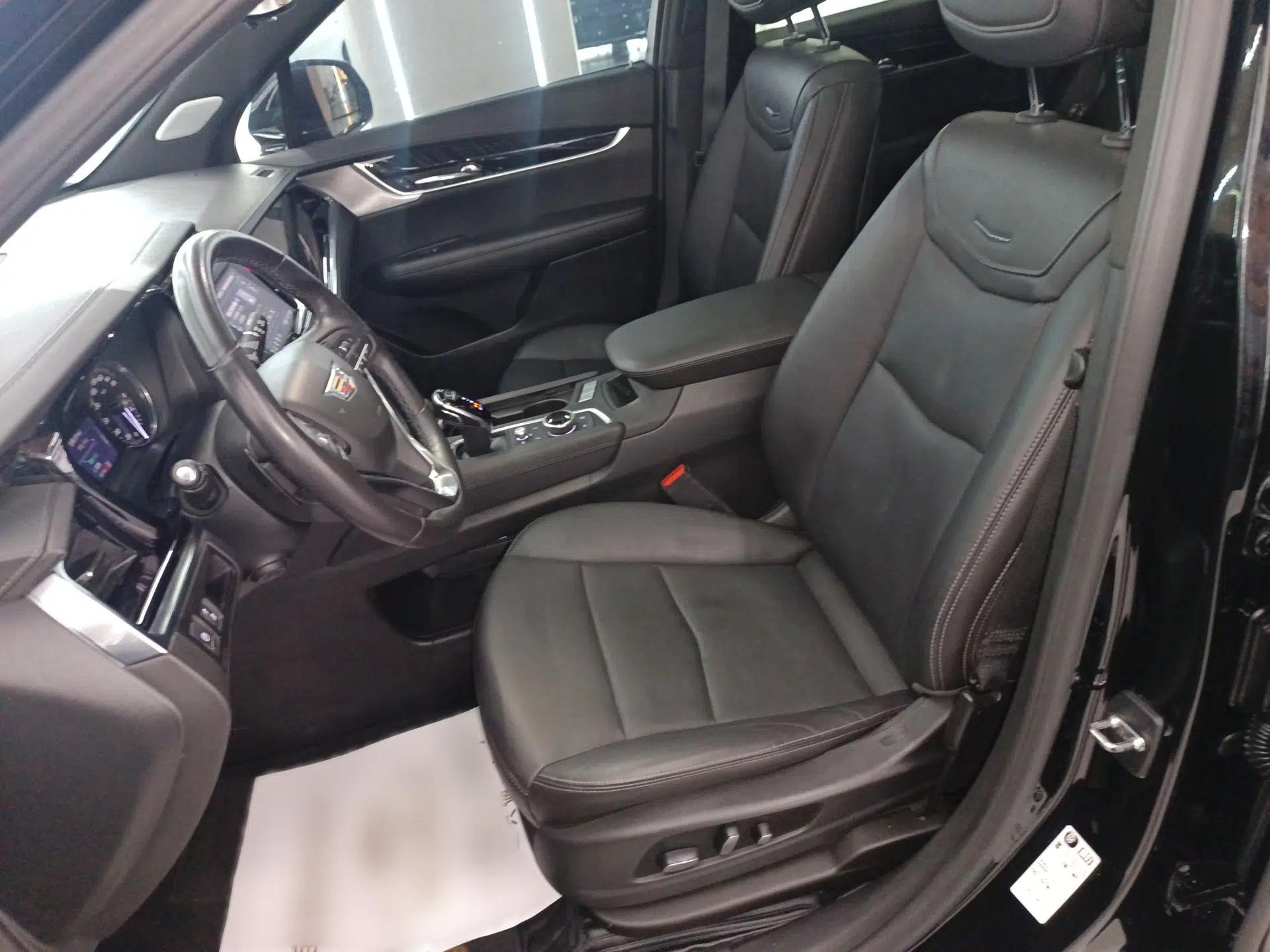 Cadillac XT6 2022 2.0T Six-Seater Four-Wheel Drive Luxury Version — миниатюра 9