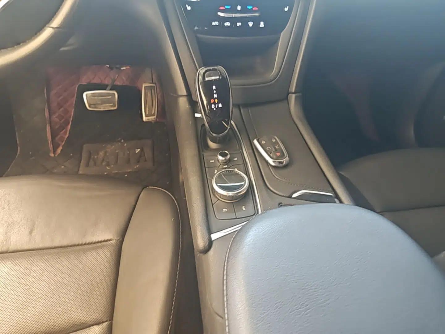 Cadillac XT6 2020 28T Six-Seater Luxury Sporty Enjoy-the-Comfort Safety Edition — миниатюра 17