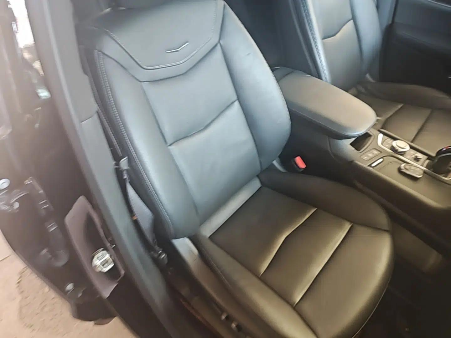 Cadillac XT6 2020 28T Six-Seater Luxury Sporty Enjoy-the-Comfort Safety Edition — миниатюра 23