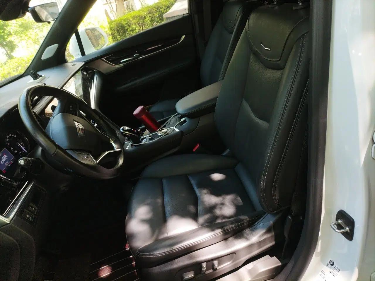 Cadillac XT6 2021 2.0T Six-Seater Four-Wheel-Drive Luxury Version — миниатюра 16