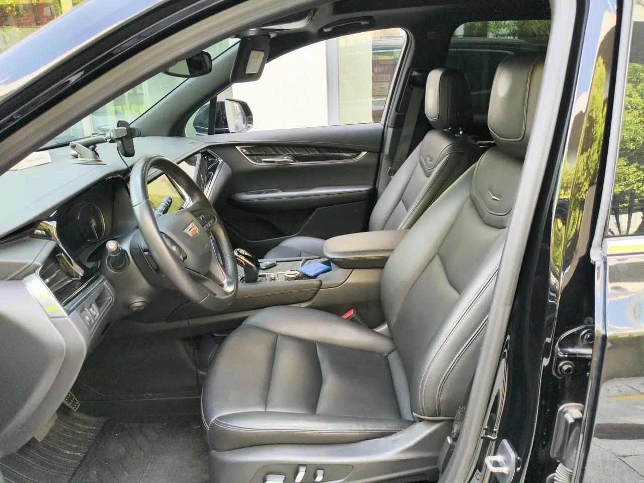 Cadillac XT6 2021 2.0T 6-Seater Two-Wheel Drive Luxury Version — миниатюра 16