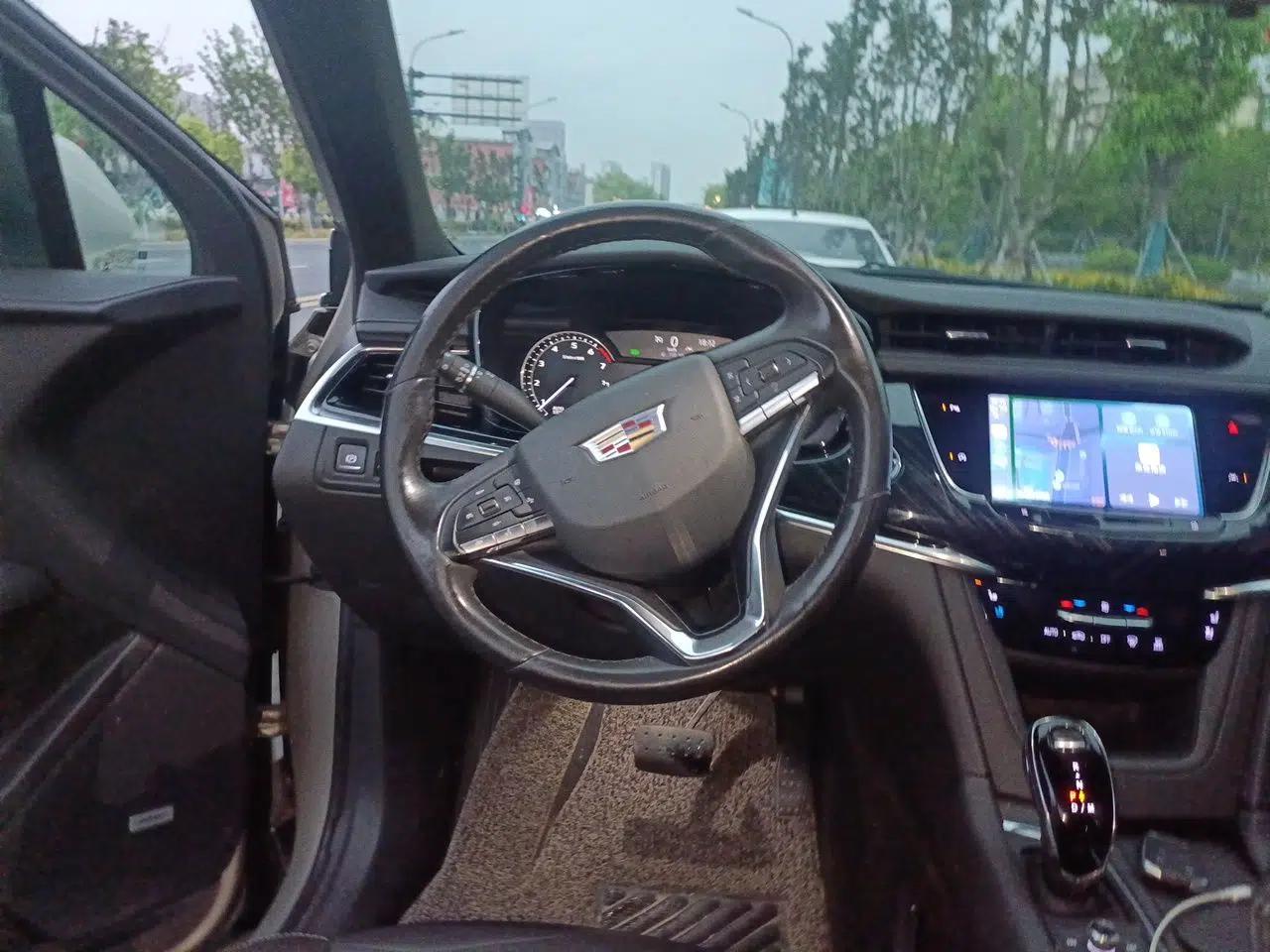 Cadillac XT6 2022 2.0T 7-Seater Four-Wheel Drive Luxury Version — миниатюра 11