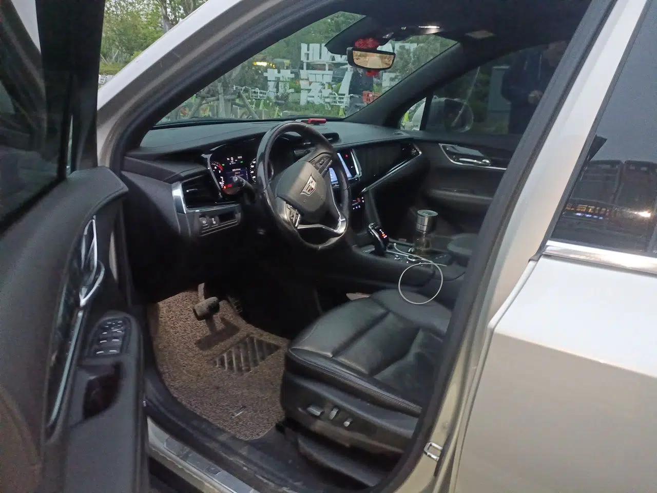 Cadillac XT6 2022 2.0T 7-Seater Four-Wheel Drive Luxury Version — миниатюра 17