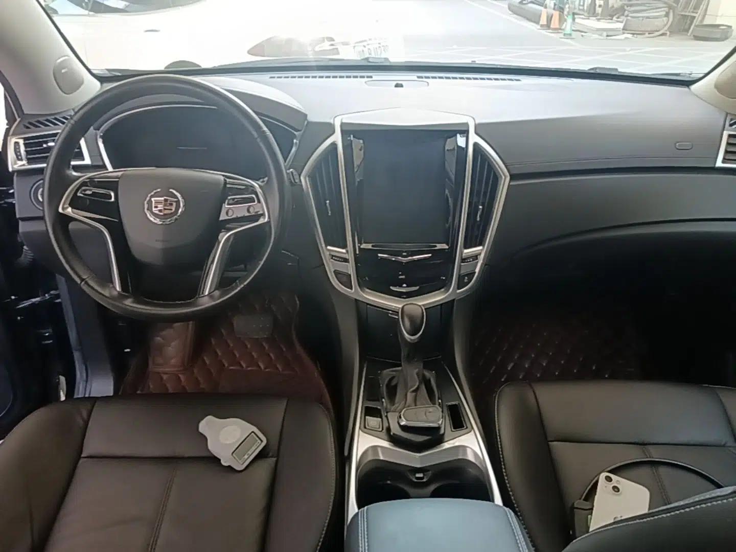 Cadillac SRX 2015 3.0L Comfort Version — миниатюра 12