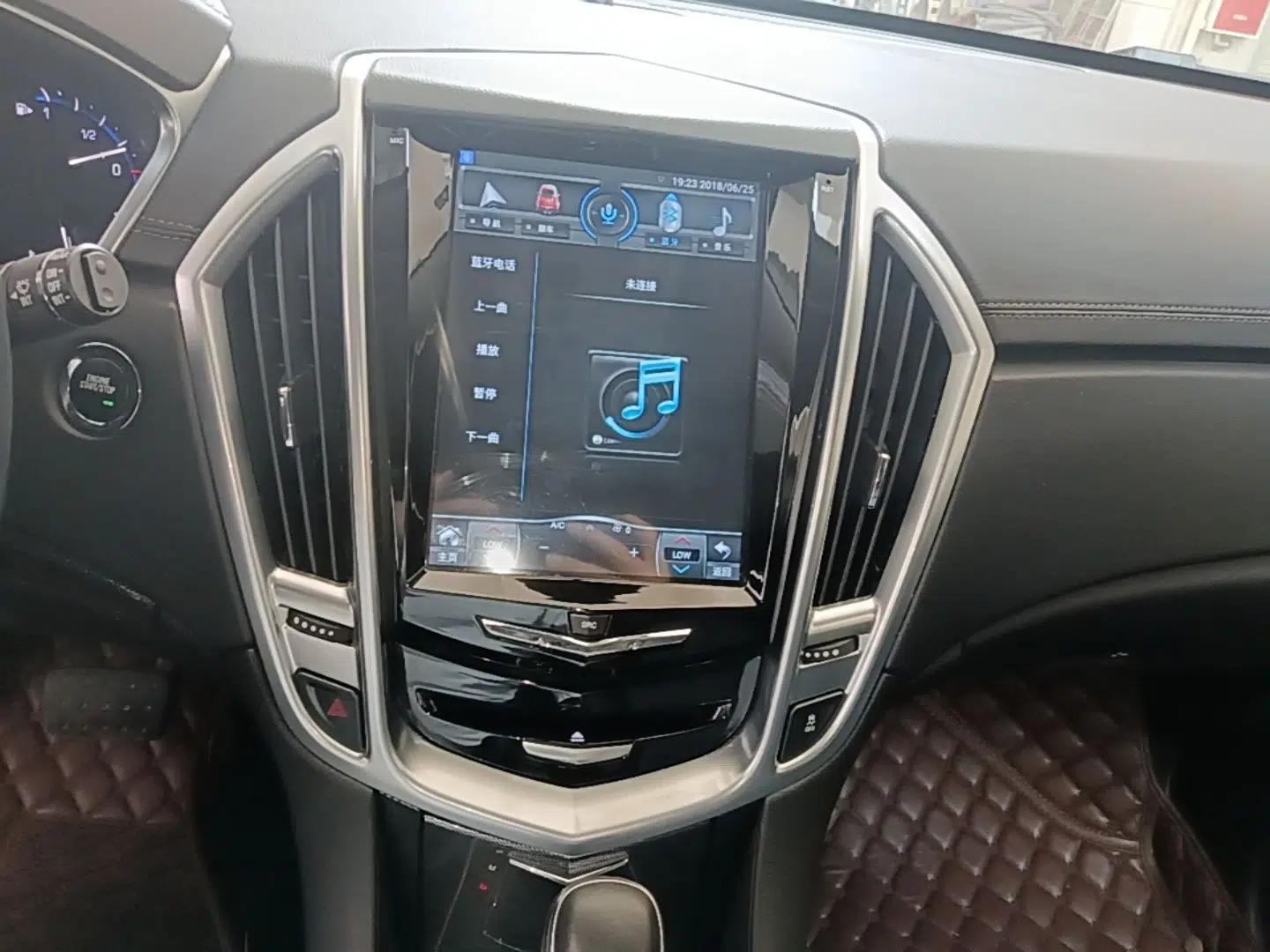 Cadillac SRX 2015 3.0L Comfort Version — миниатюра 15
