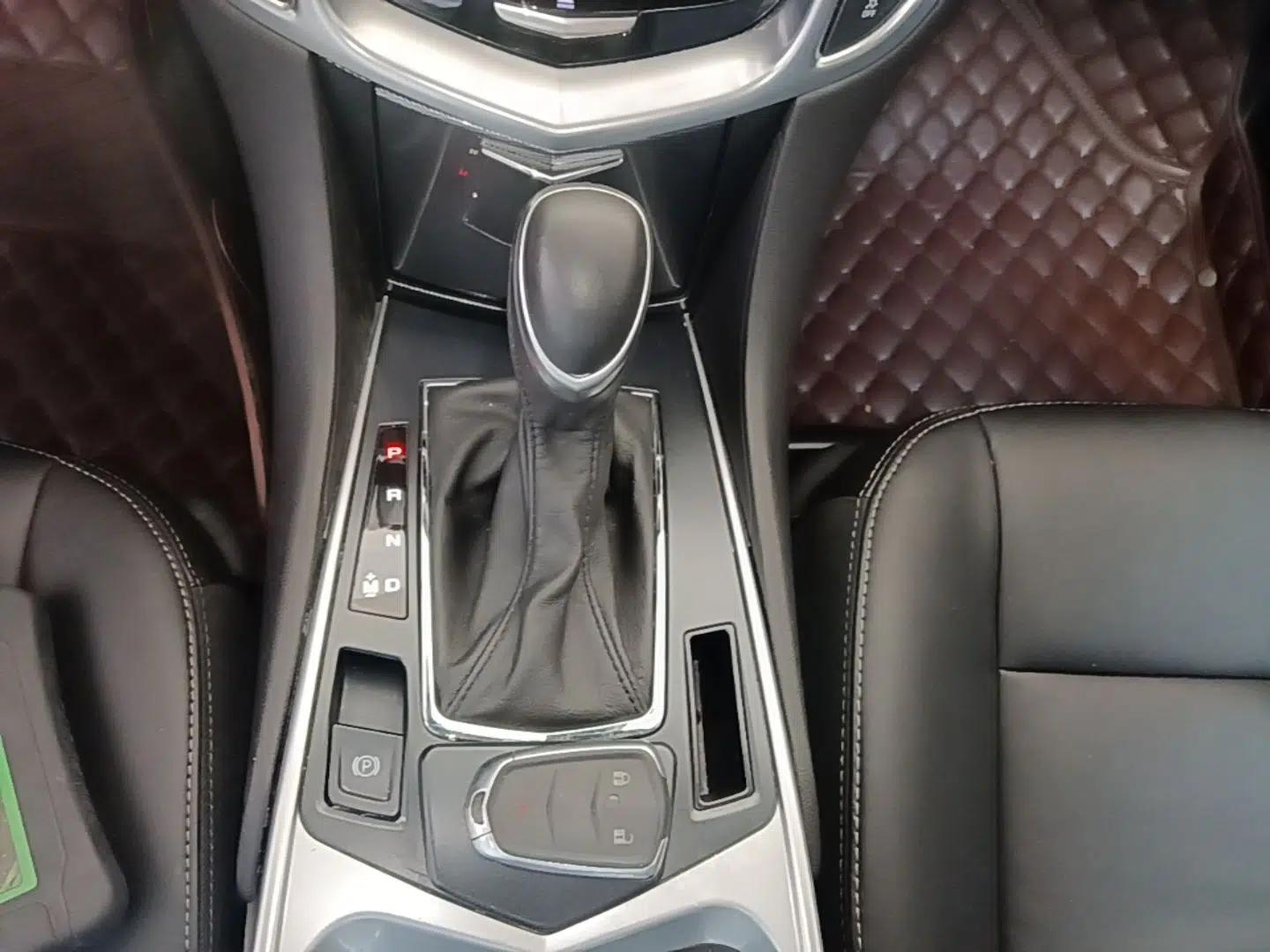 Cadillac SRX 2015 3.0L Comfort Version — миниатюра 16