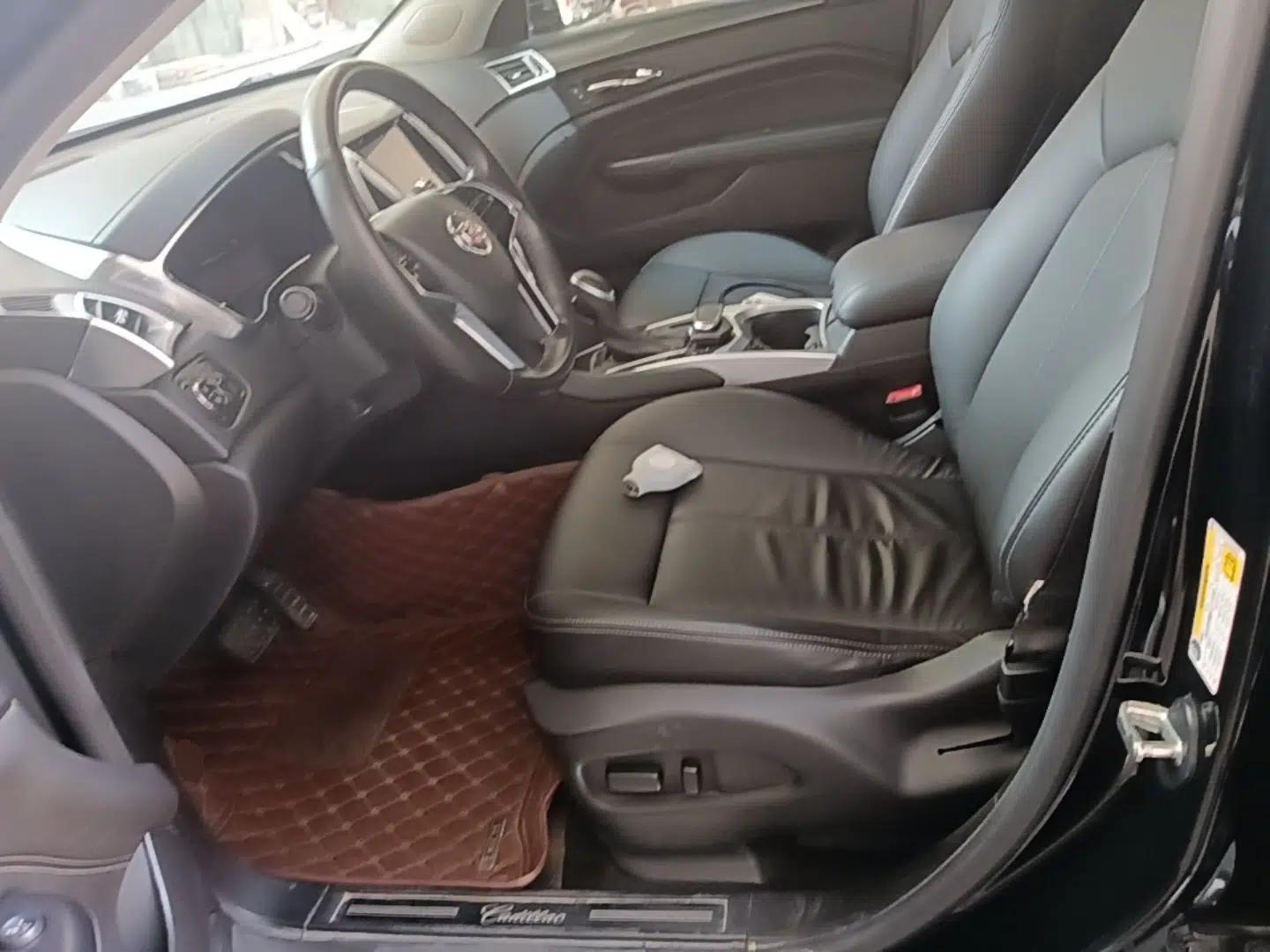 Cadillac SRX 2015 3.0L Comfort Version — миниатюра 17