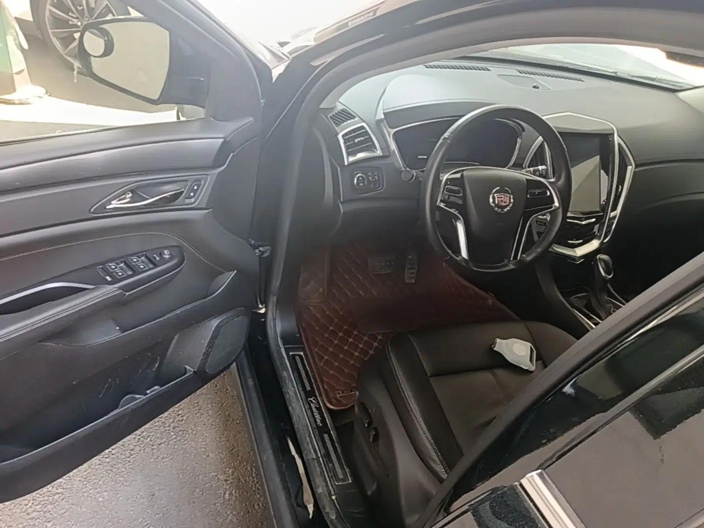 Cadillac SRX 2015 3.0L Comfort Version — миниатюра 18