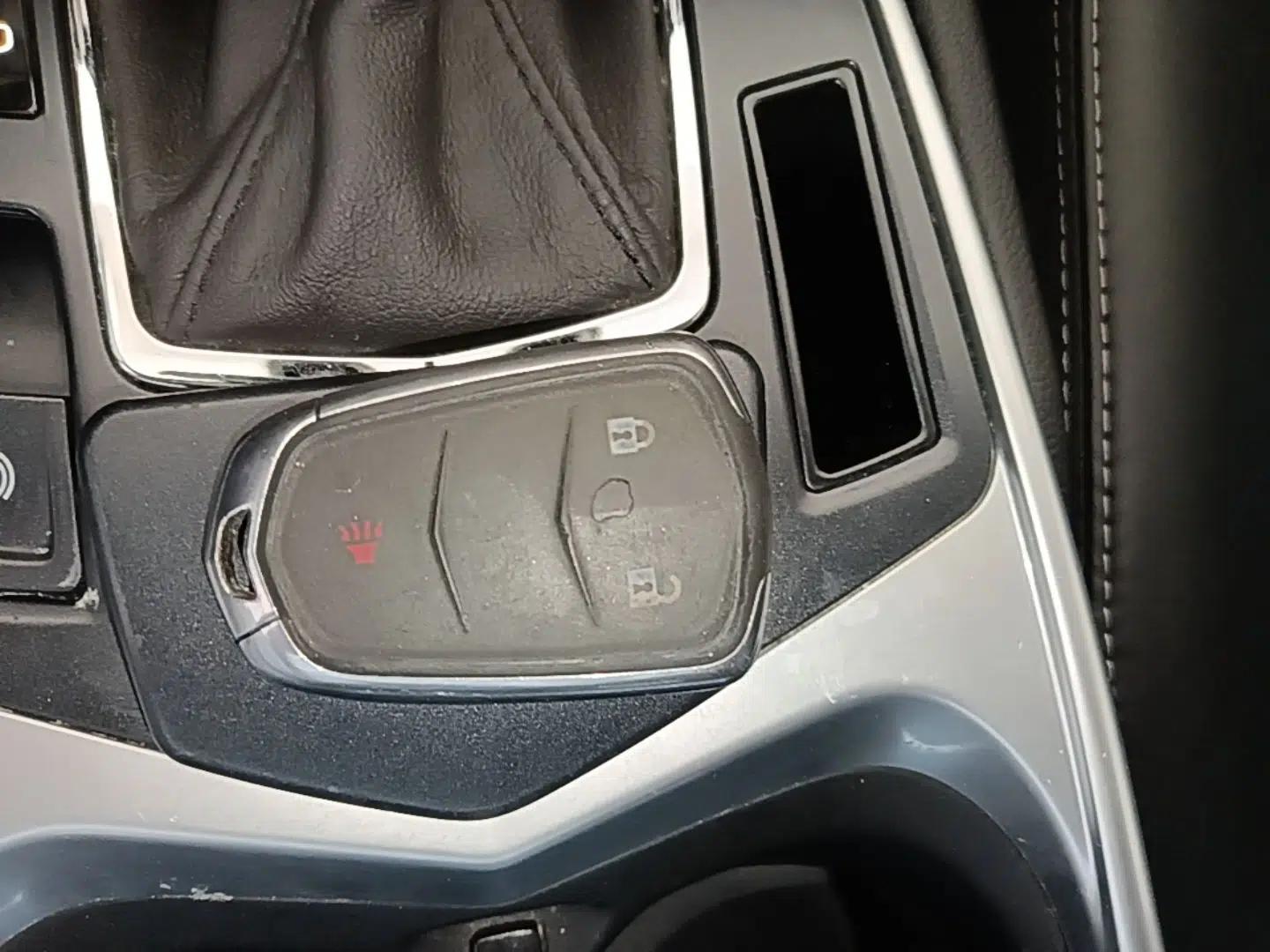 Cadillac SRX 2015 3.0L Comfort Version — миниатюра 22