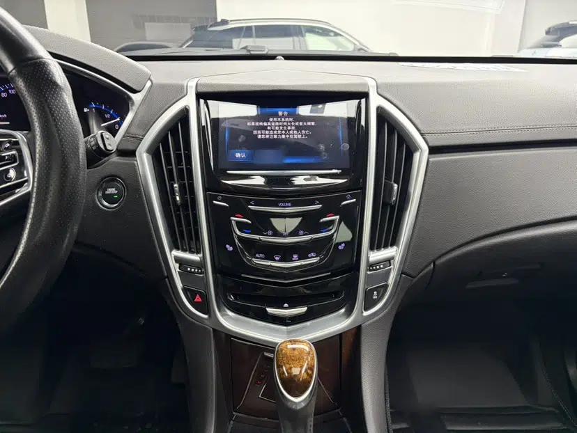 Cadillac SRX 2015 3.0L Elite Model — миниатюра 14