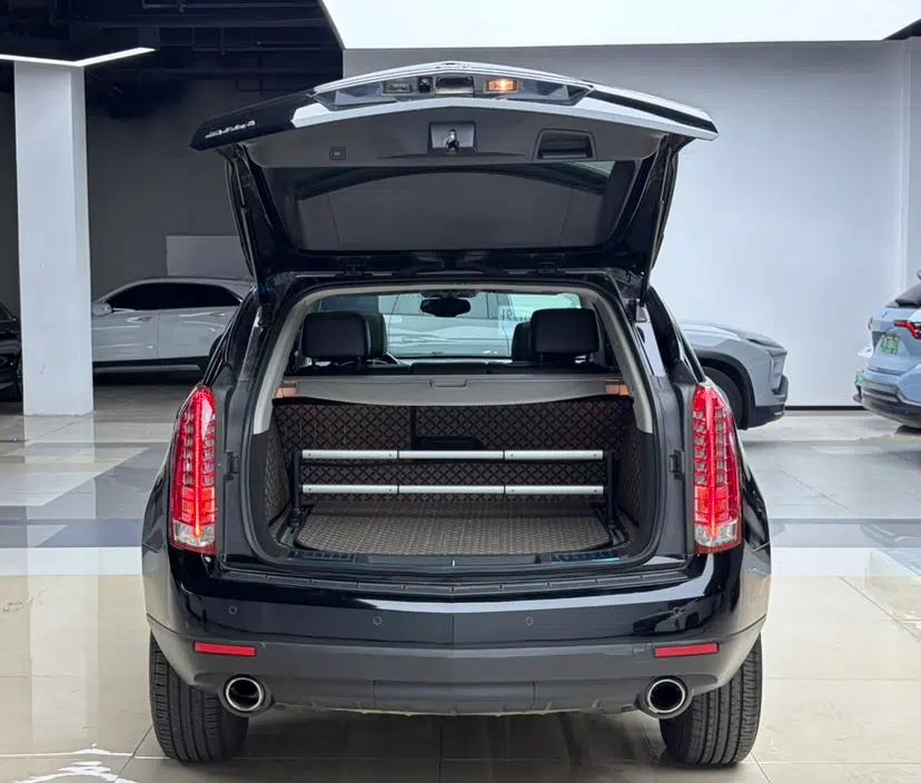 Cadillac SRX 2015 3.0L Elite Model — миниатюра 18