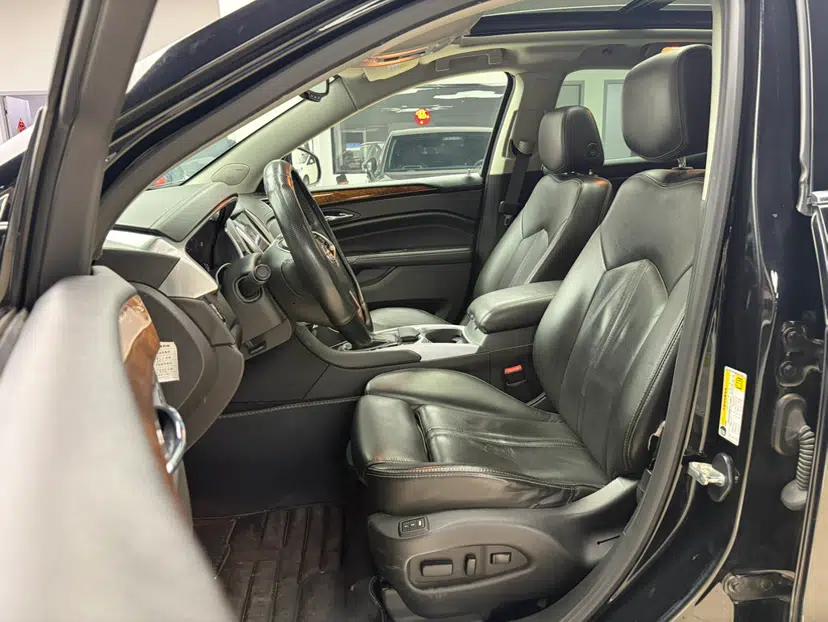 Cadillac SRX 2015 3.0L Elite Model — миниатюра 20
