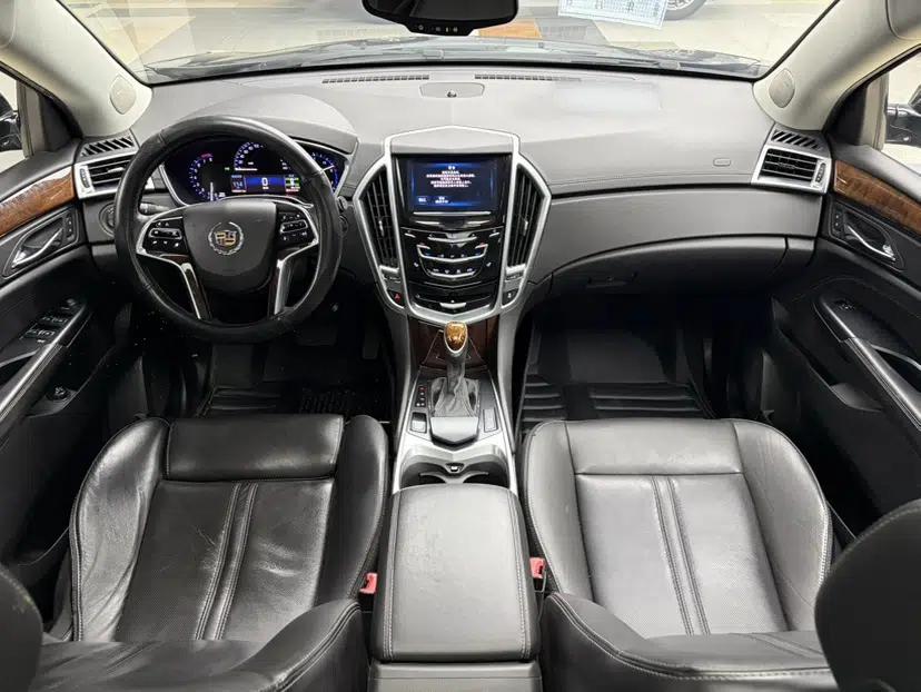 Cadillac SRX 2015 3.0L Elite Model — миниатюра 23