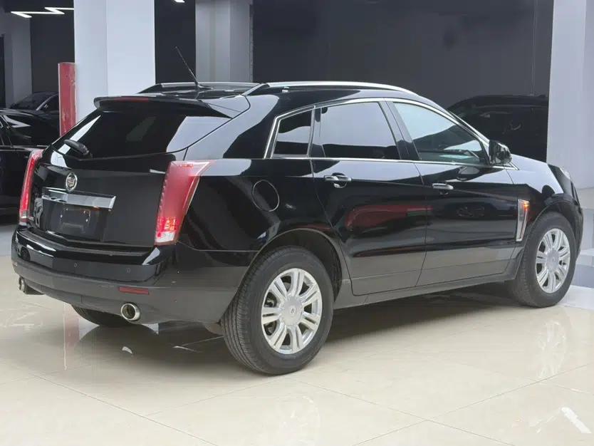 Cadillac SRX 2015 3.0L Elite Model — миниатюра 5