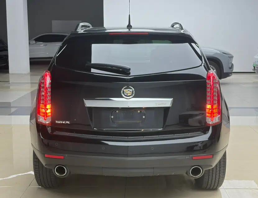 Cadillac SRX 2015 3.0L Elite Model — миниатюра 6
