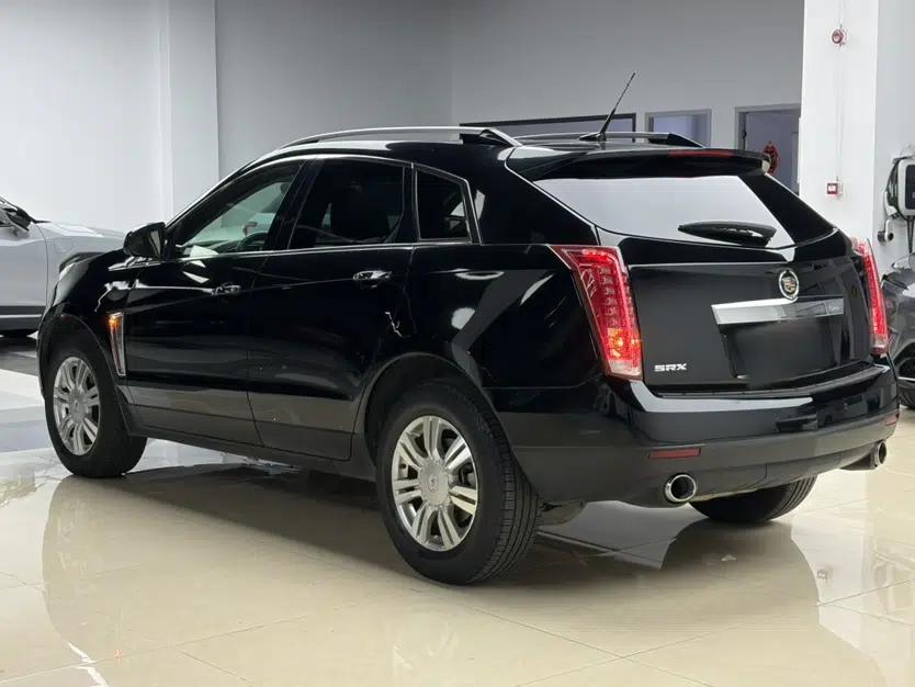 Cadillac SRX 2015 3.0L Elite Model — миниатюра 8