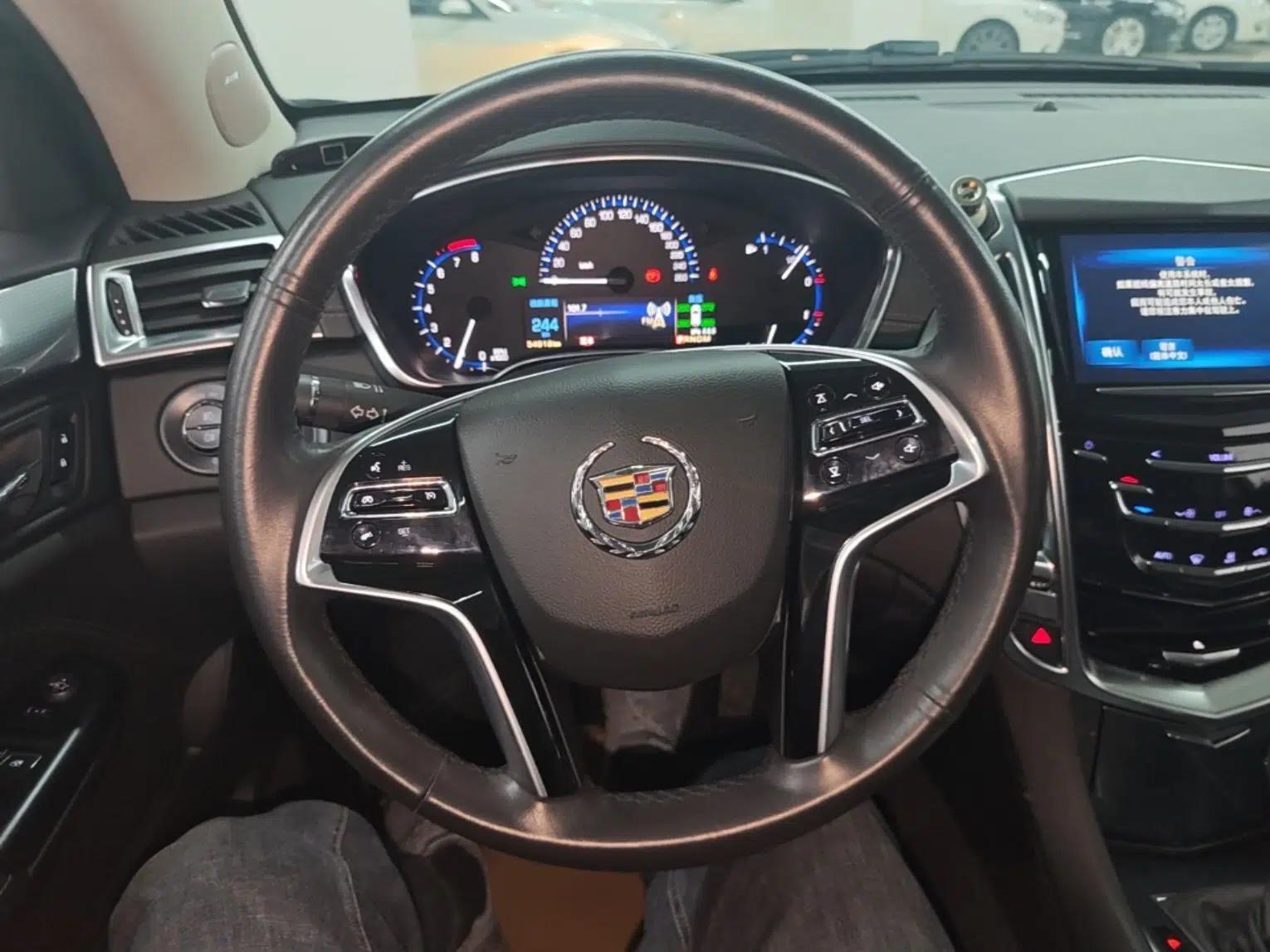 Cadillac SRX 2015 3.0L Comfort Version — миниатюра 13