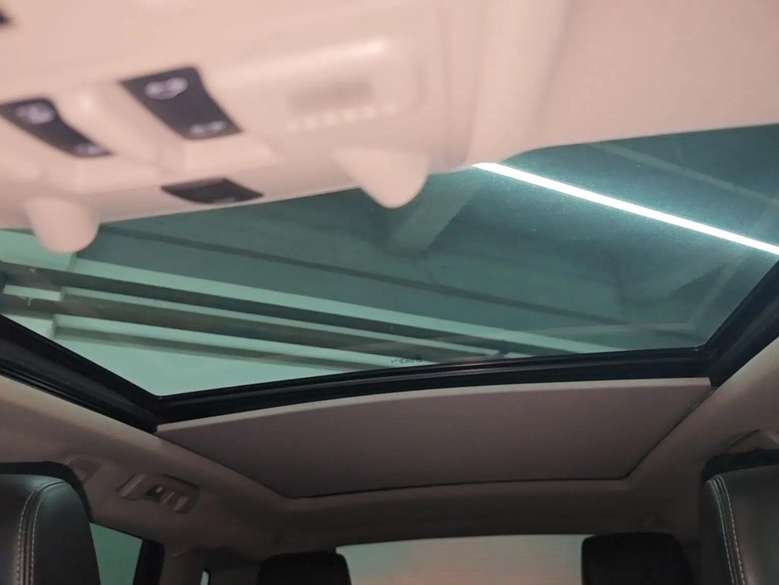 Cadillac SRX 2015 3.0L Comfort Version — миниатюра 20