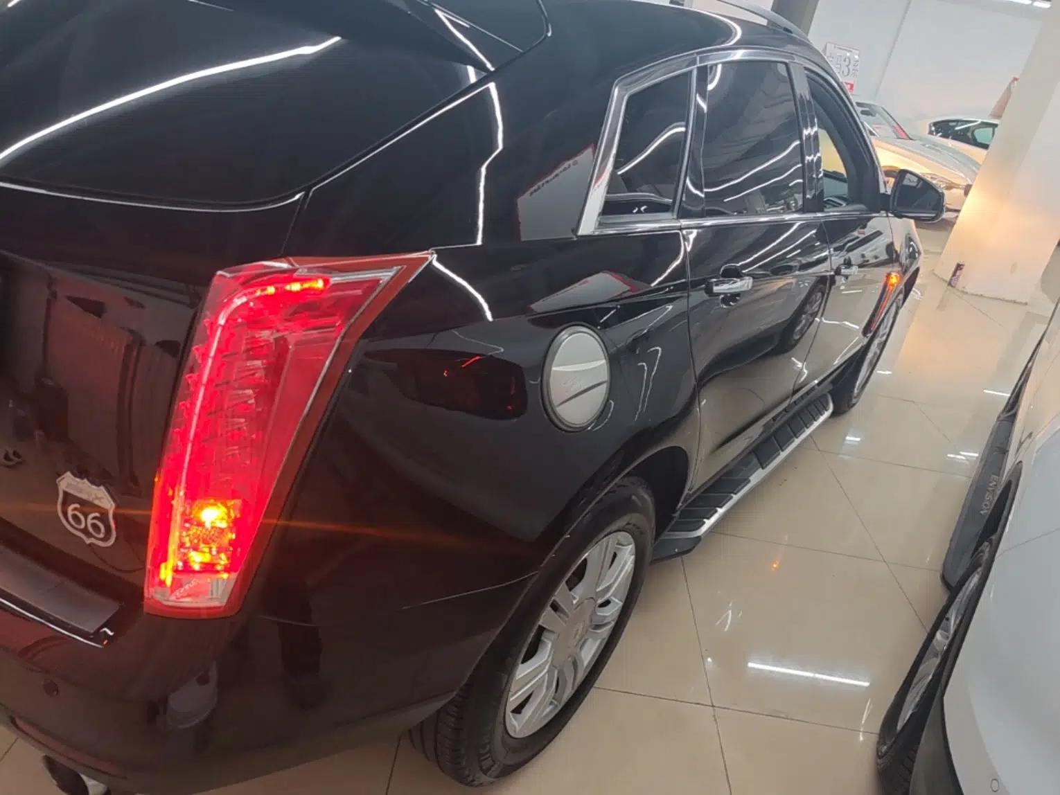 Cadillac SRX 2015 3.0L Comfort Version — миниатюра 4