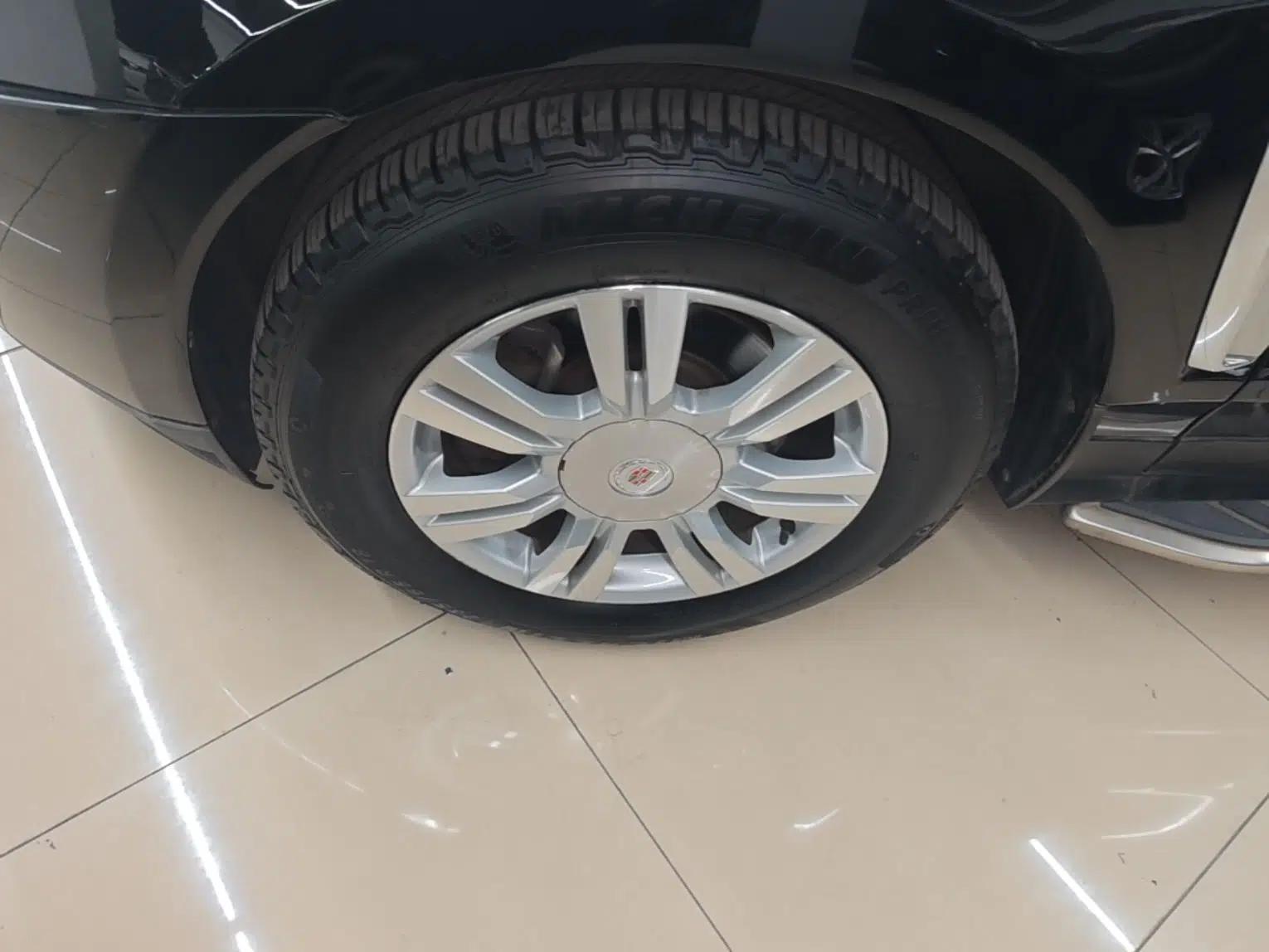 Cadillac SRX 2015 3.0L Comfort Version — миниатюра 9