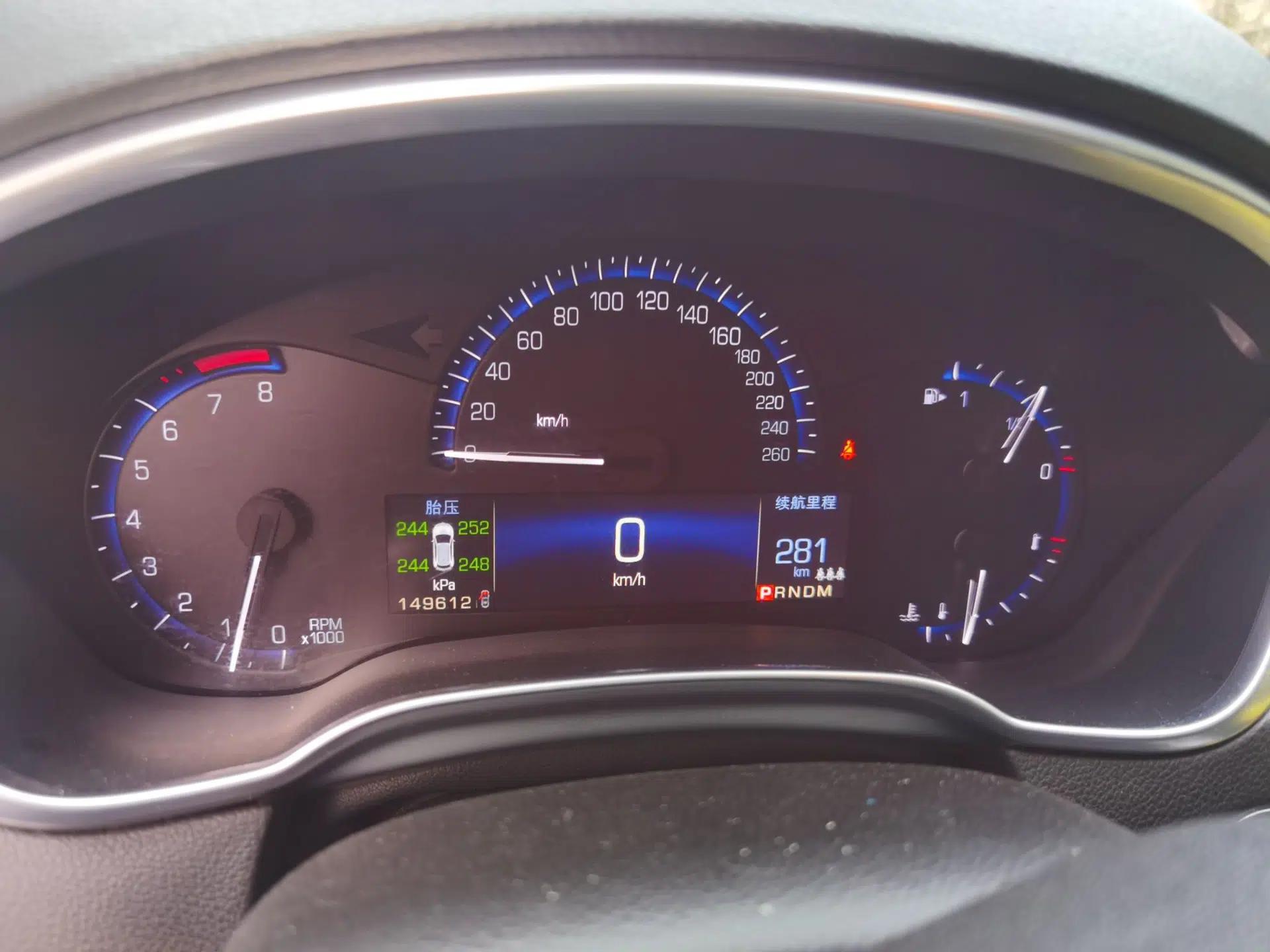 Cadillac SRX 2014 3.0L Elite Model — миниатюра 12
