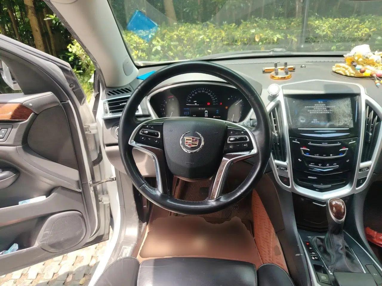Cadillac SRX 2015 3.0L Elite Model — миниатюра 11