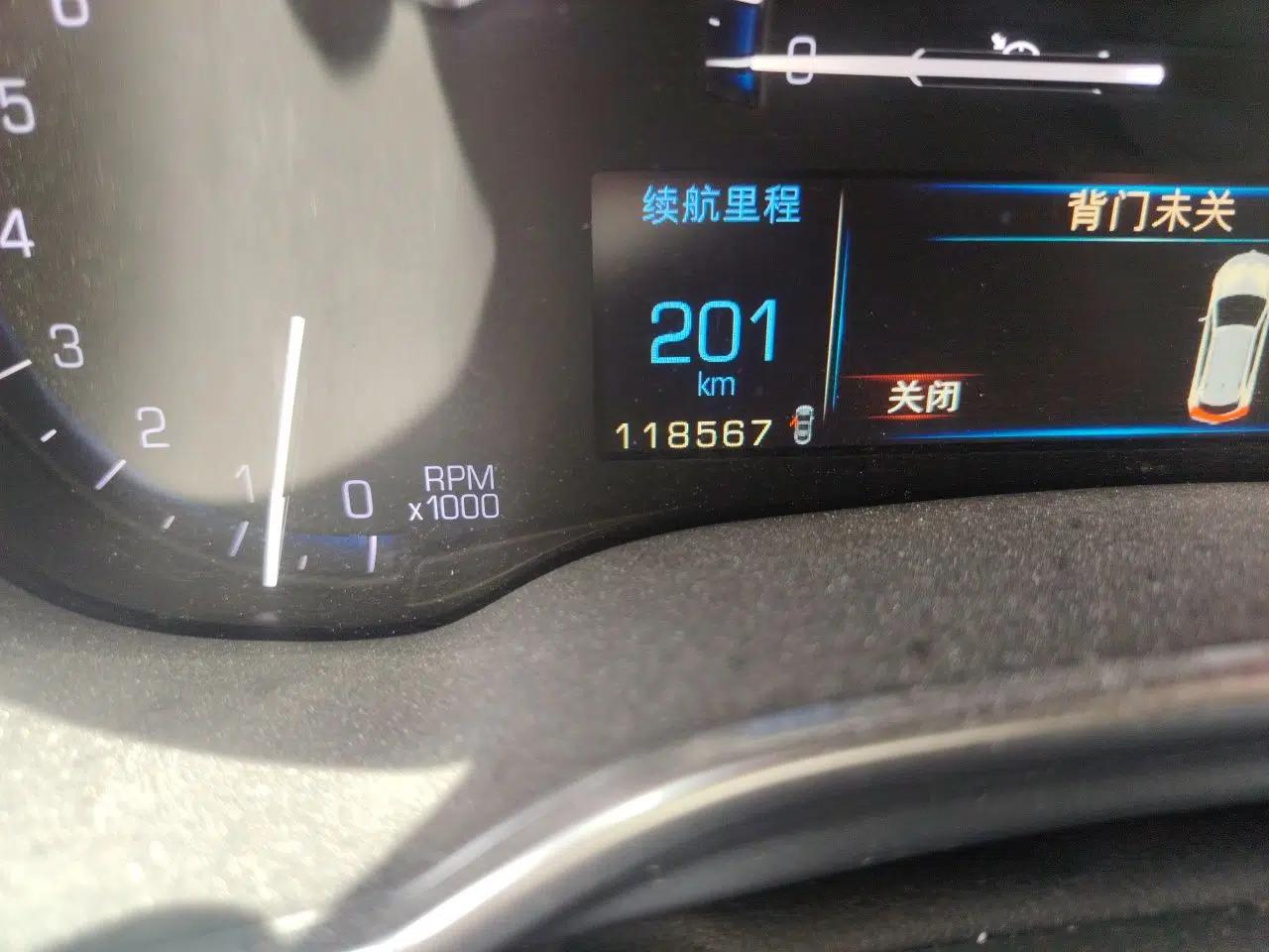 Cadillac SRX 2015 3.0L Elite Model — миниатюра 13