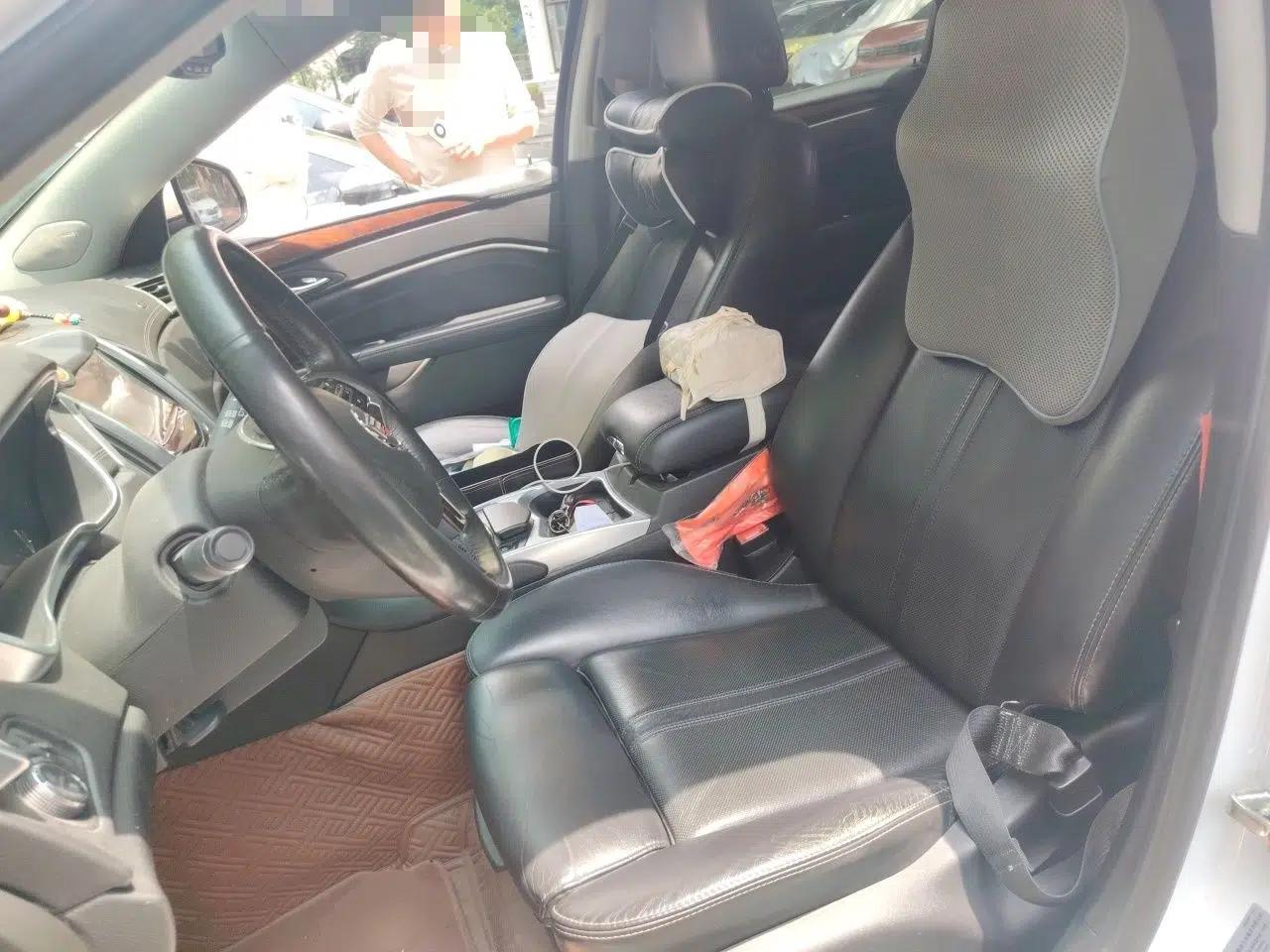 Cadillac SRX 2015 3.0L Elite Model — миниатюра 16