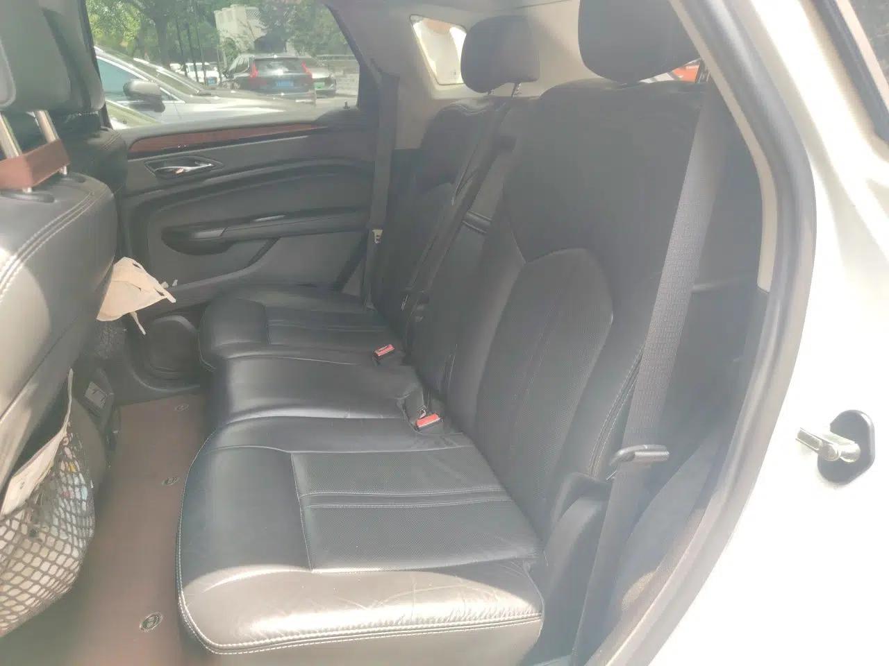 Cadillac SRX 2015 3.0L Elite Model — миниатюра 18