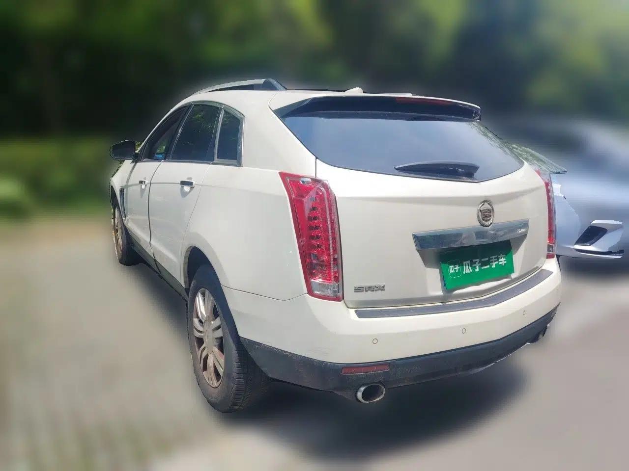 Cadillac SRX 2015 3.0L Elite Model — миниатюра 4