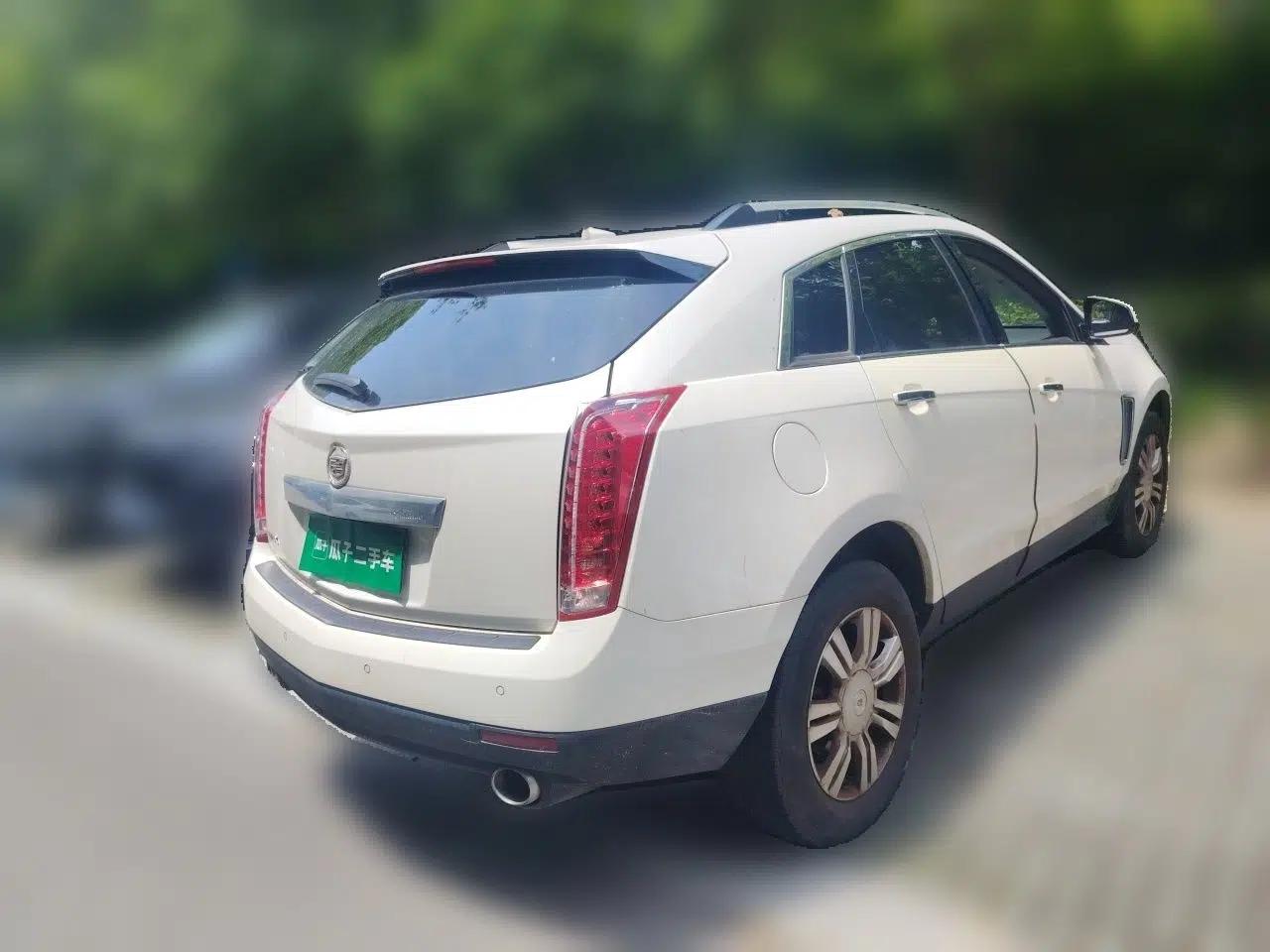 Cadillac SRX 2015 3.0L Elite Model — миниатюра 6