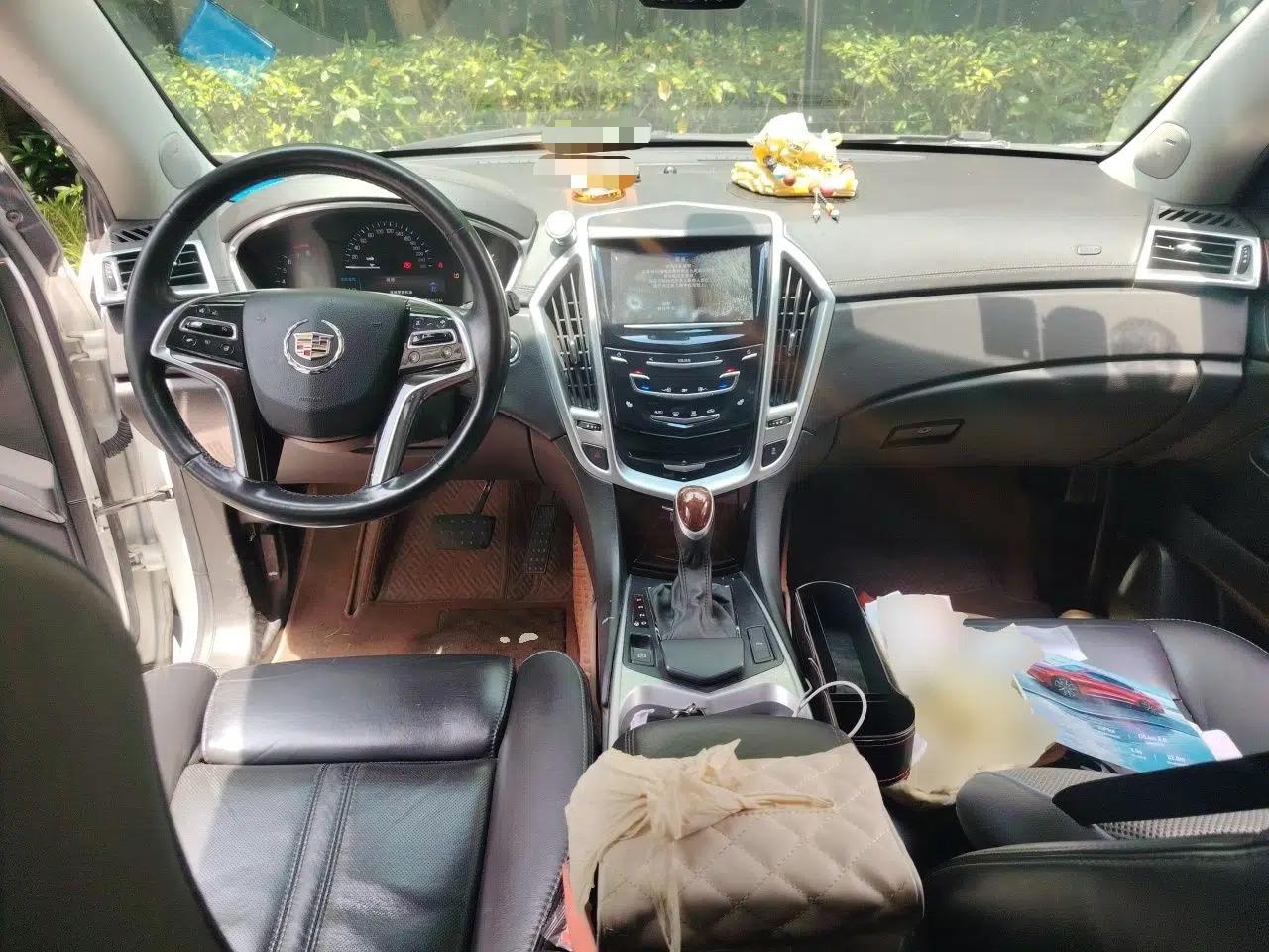 Cadillac SRX 2015 3.0L Elite Model — миниатюра 10