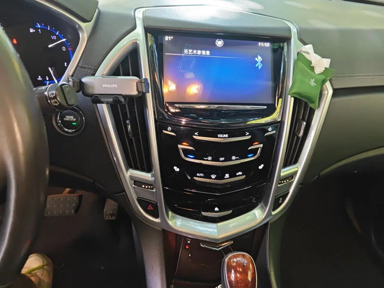 Cadillac SRX 2013 3.0L Elite Model — миниатюра 14