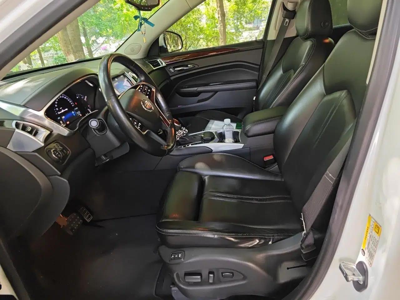 Cadillac SRX 2013 3.0L Elite Model — миниатюра 16