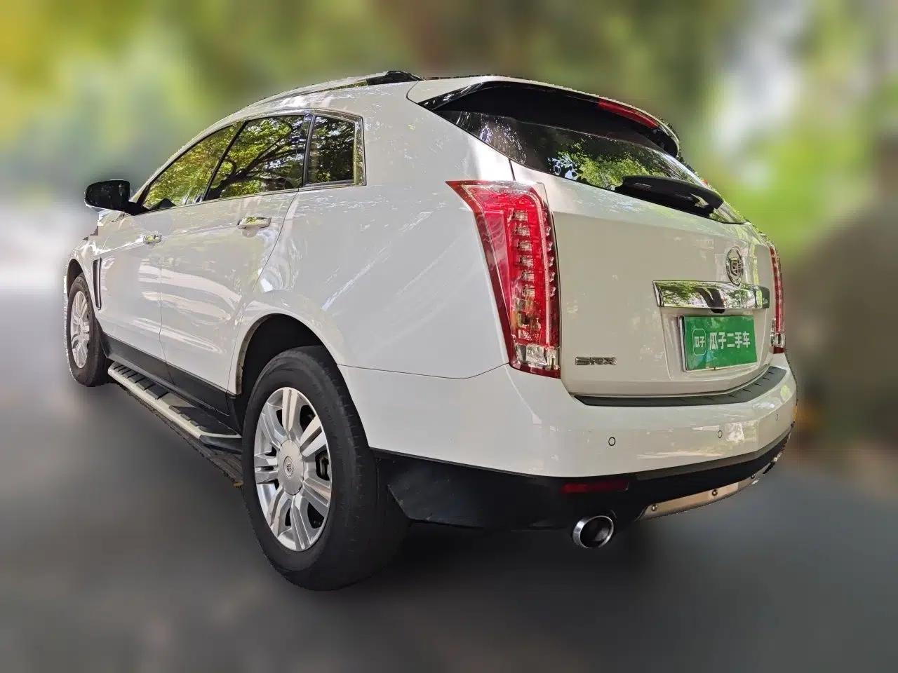 Cadillac SRX 2013 3.0L Elite Model — миниатюра 4
