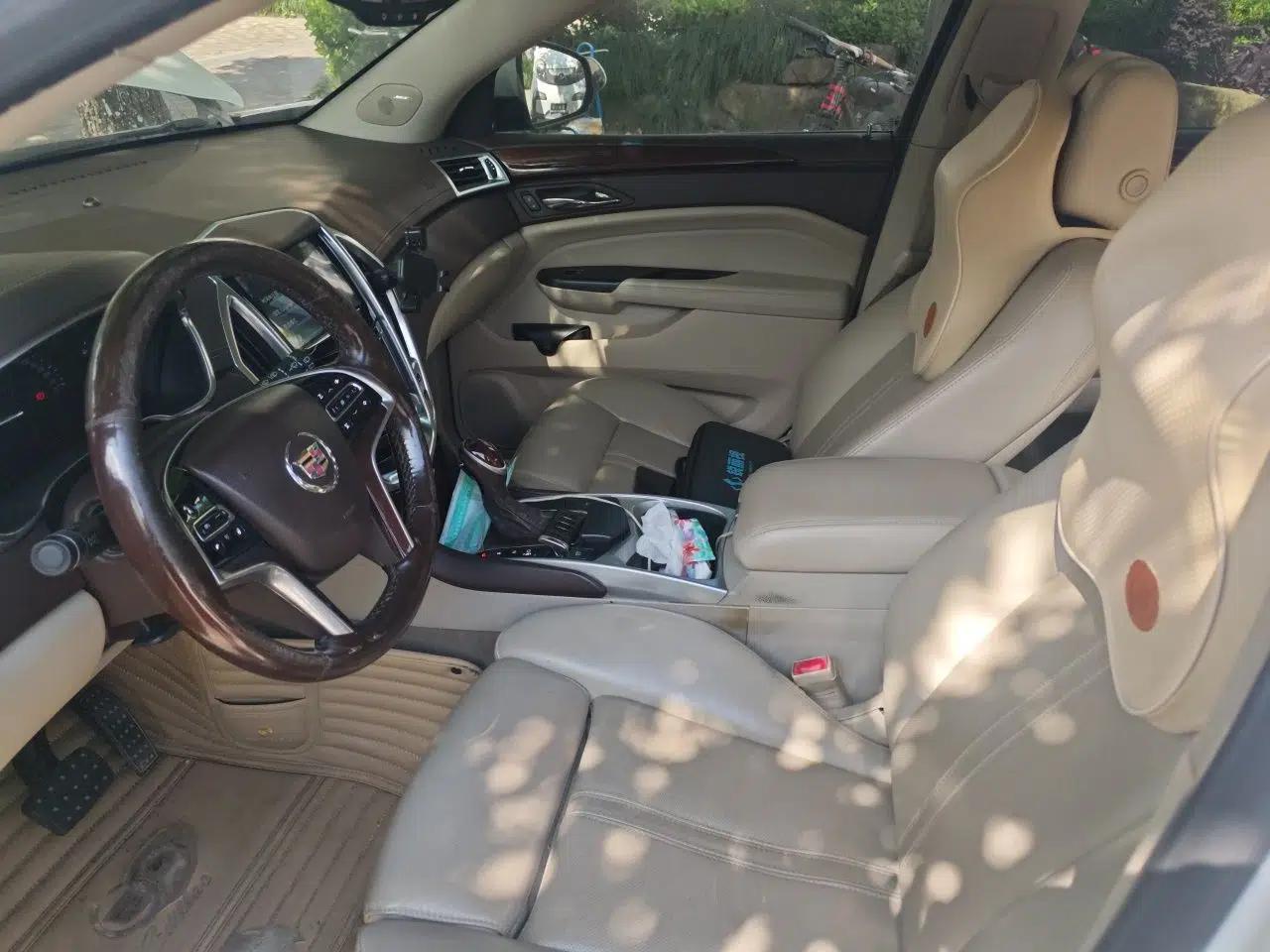 Cadillac SRX 2013 3.0L Elite Model — миниатюра 16
