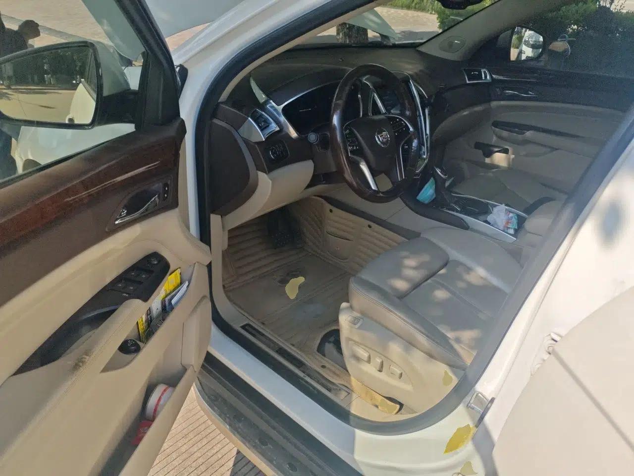 Cadillac SRX 2013 3.0L Elite Model — миниатюра 17