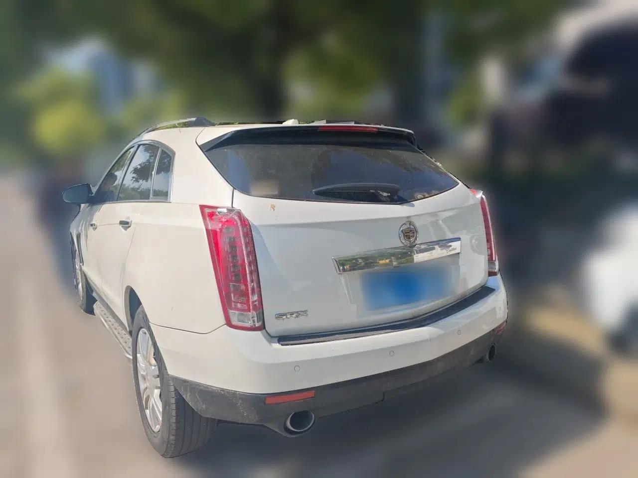Cadillac SRX 2013 3.0L Elite Model — миниатюра 4