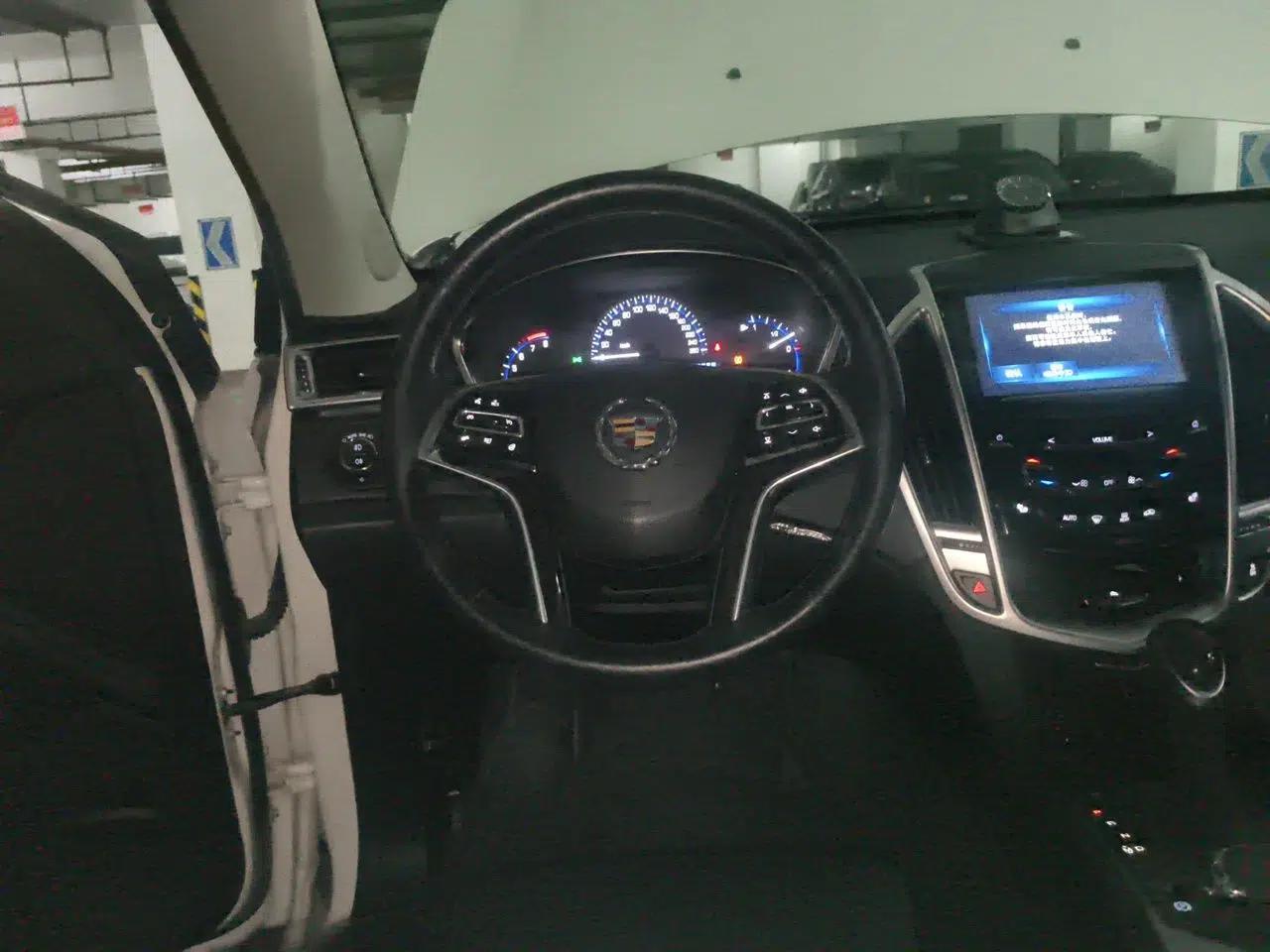 Cadillac SRX 2015 3.0L Elite Model — миниатюра 11