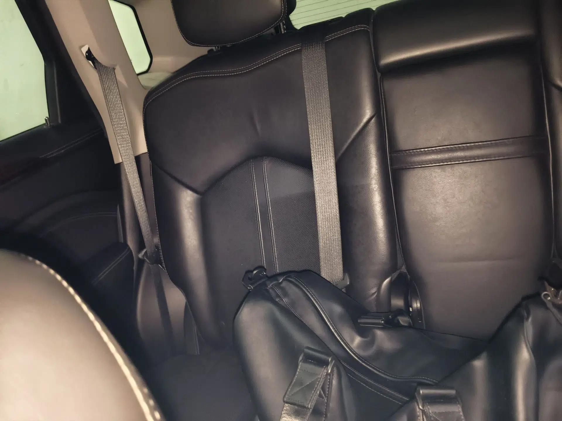 Cadillac SRX 2015 3.0L Elite Model — миниатюра 18