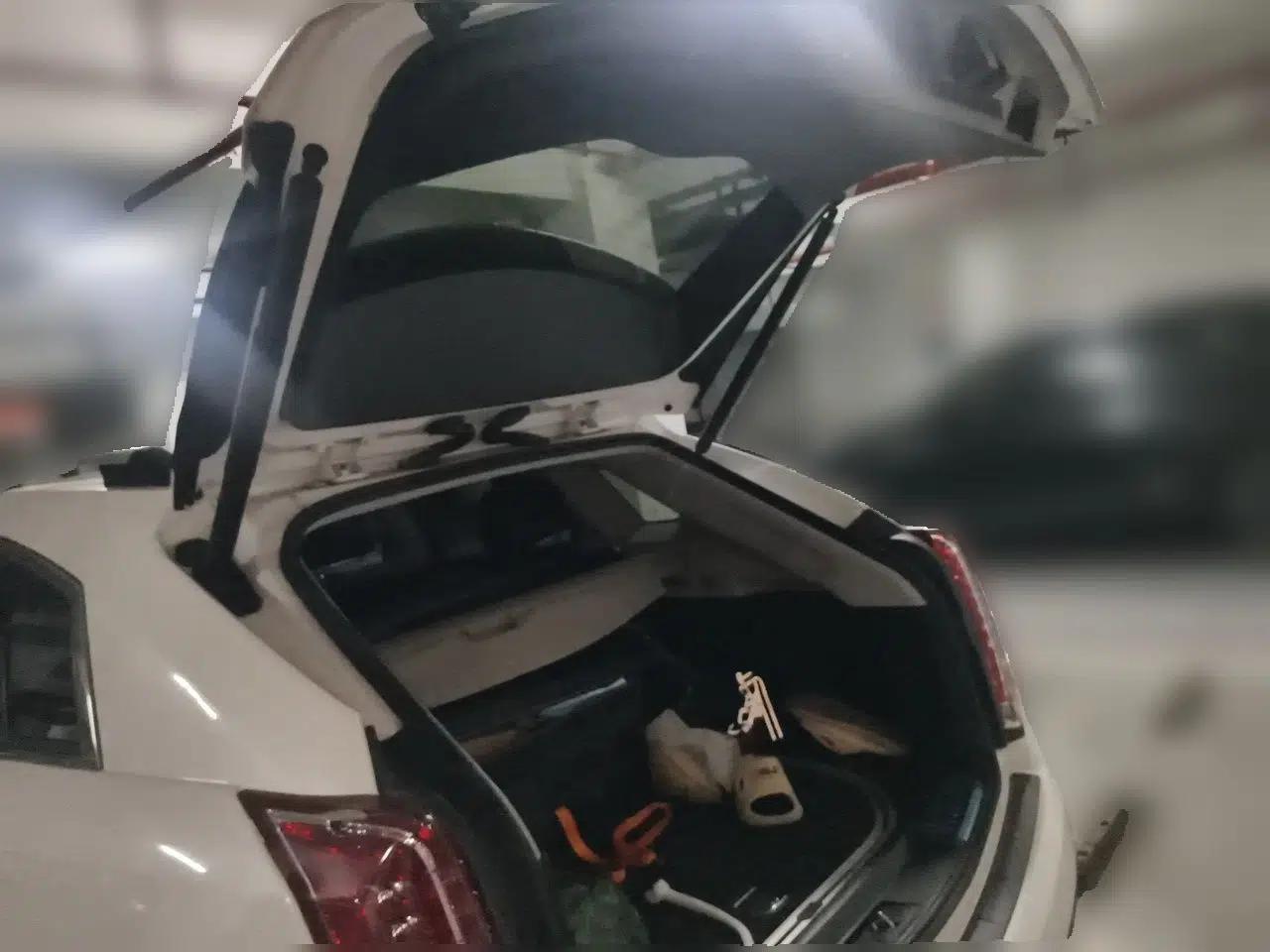 Cadillac SRX 2015 3.0L Elite Model — миниатюра 20