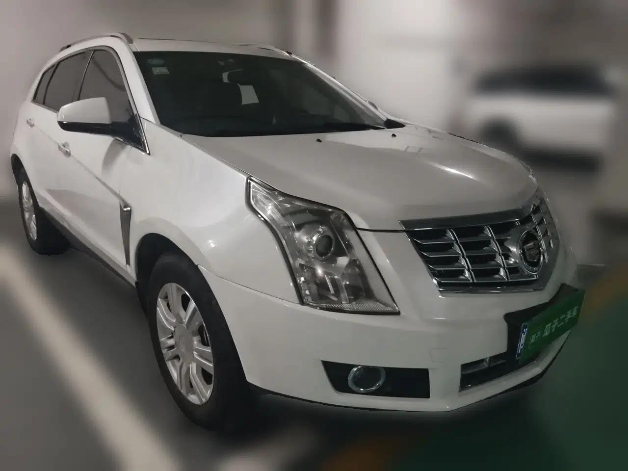 Cadillac SRX 2015 3.0L Elite Model — миниатюра 3